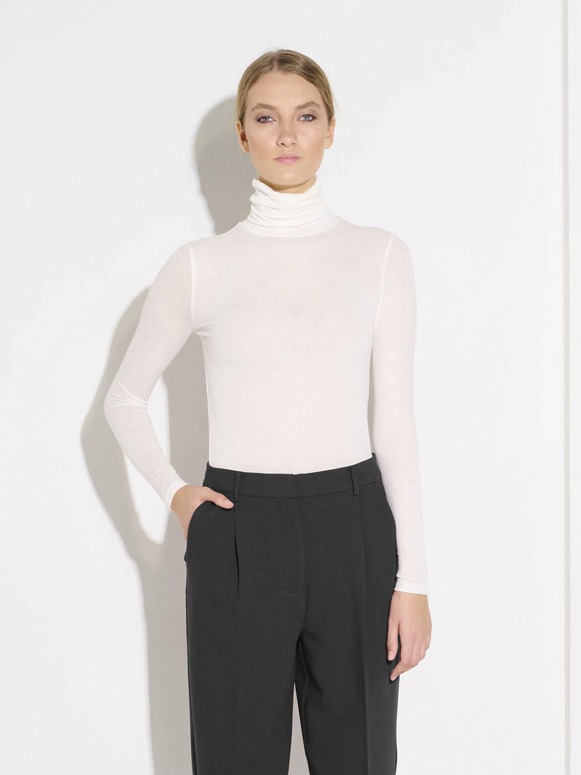 AngelaBB Roll Neck