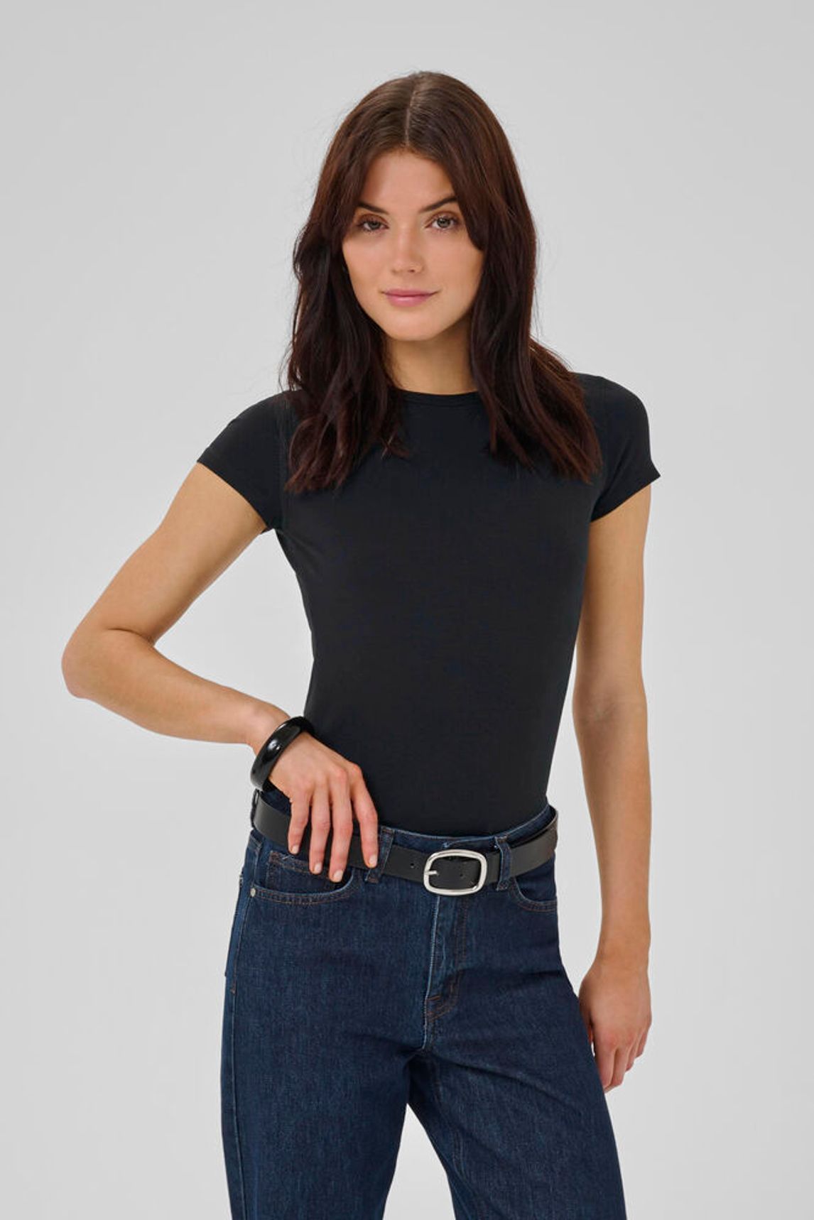 16 THE MODAL TEE