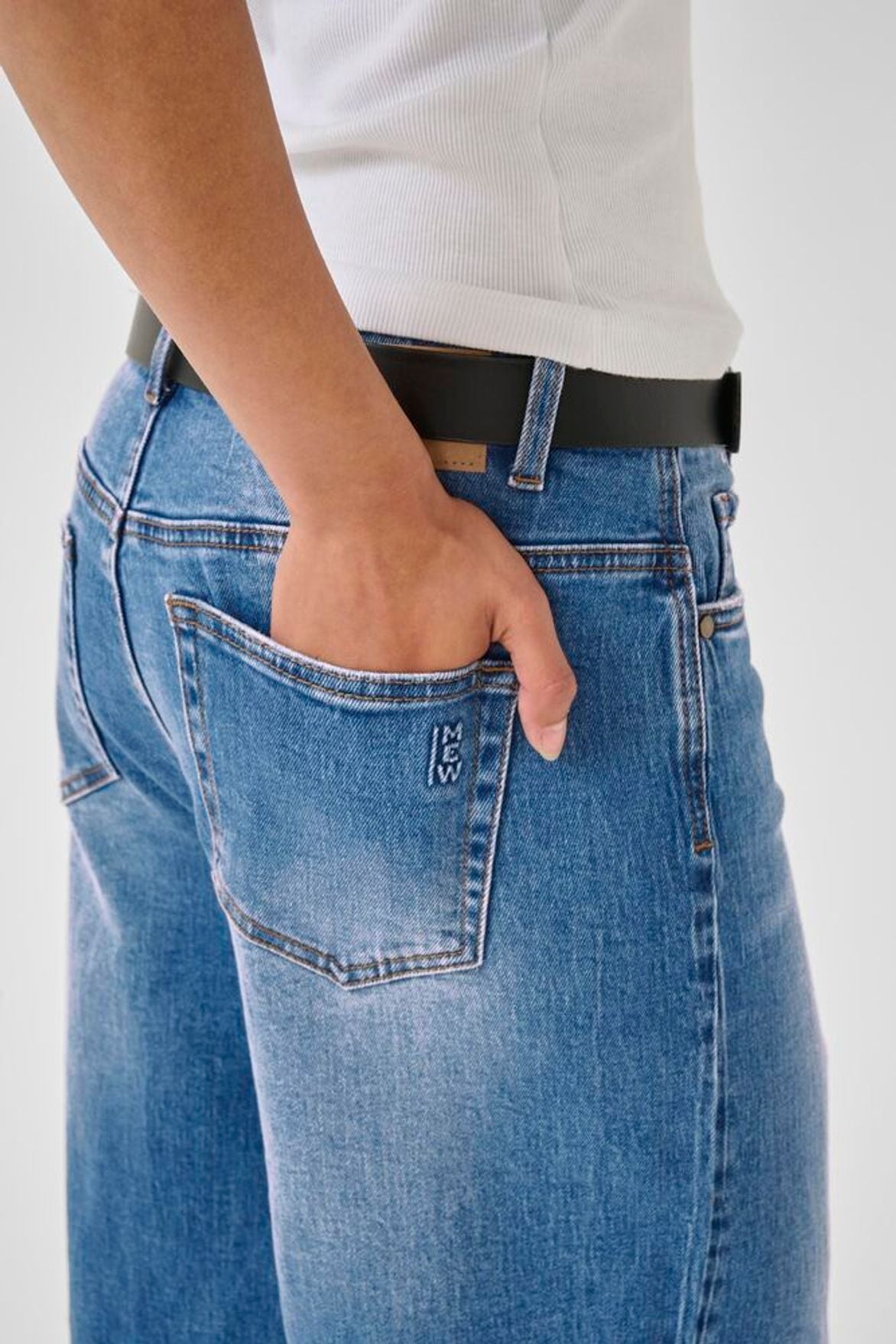 MWAlma 144 Low-Crotch X-Wide